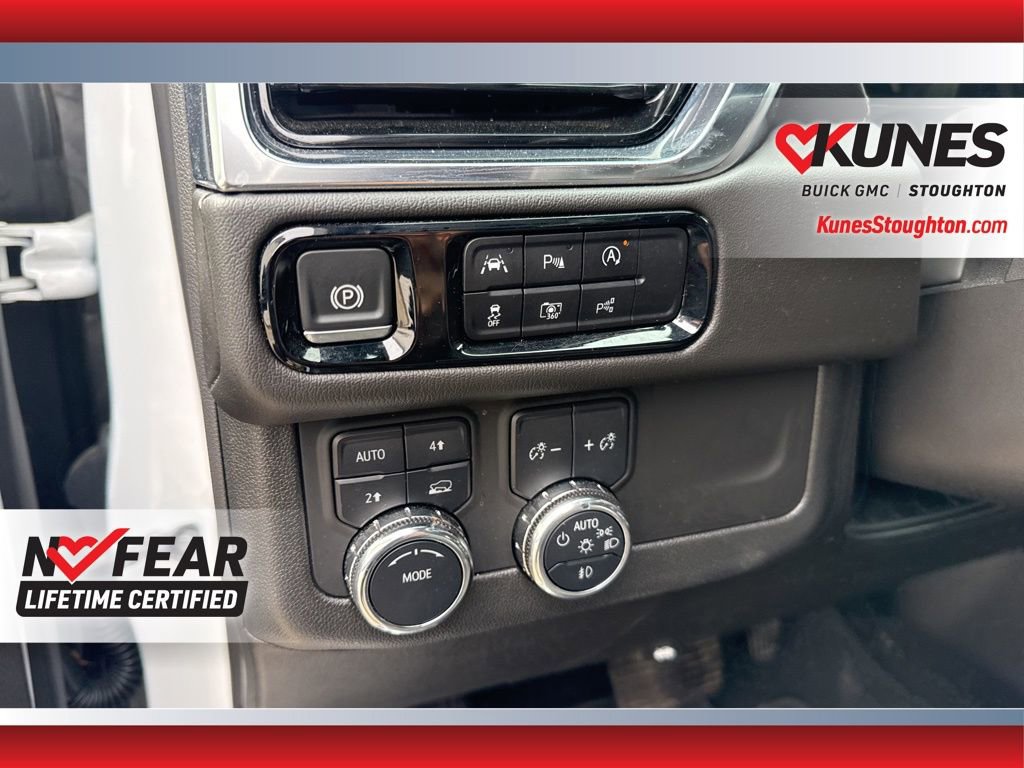 Used 2025 GMC Yukon Denali AWD/4WD image 23