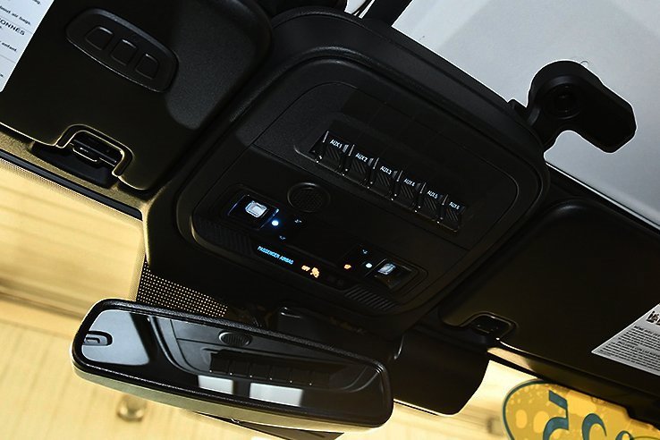 Used 2025 Ford Bronco Badlands image 27