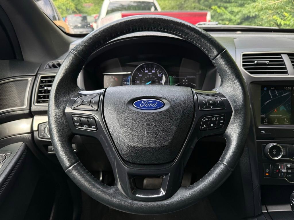 Used 2018 Ford Explorer XLT w/ Equipment Group 202A AWD/4WD image 34