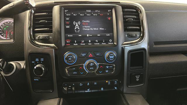 Used 2018 RAM 2500 Big Horn w/ Sport Appearance Group AWD/4WD image 12