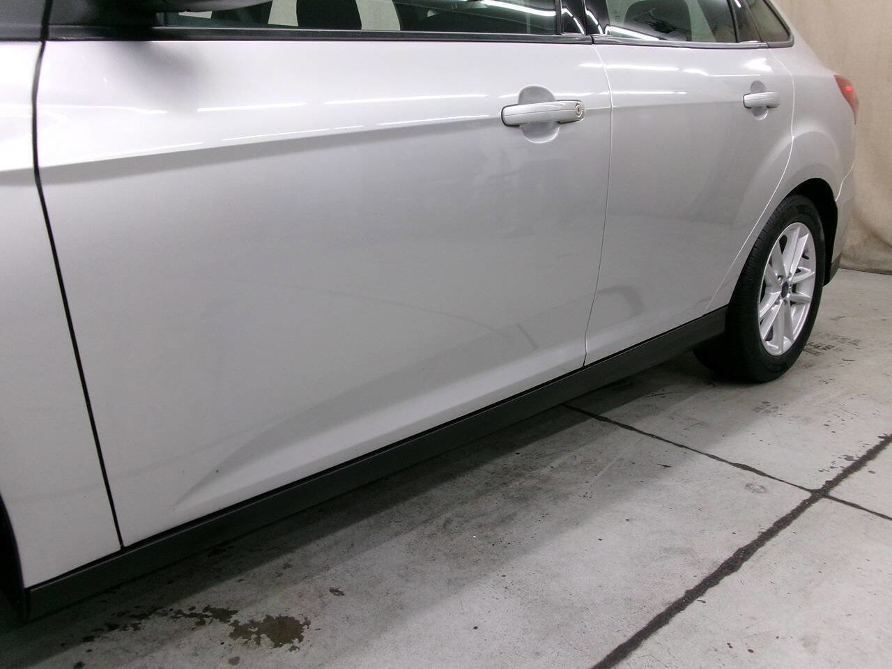 Used 2016 Ford Focus SE FWD image 4