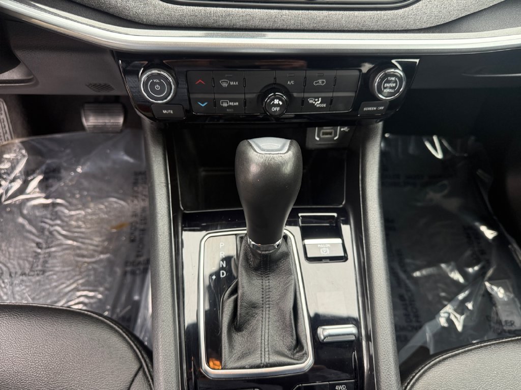 Used 2024 Jeep Compass Latitude AWD/4WD image 12
