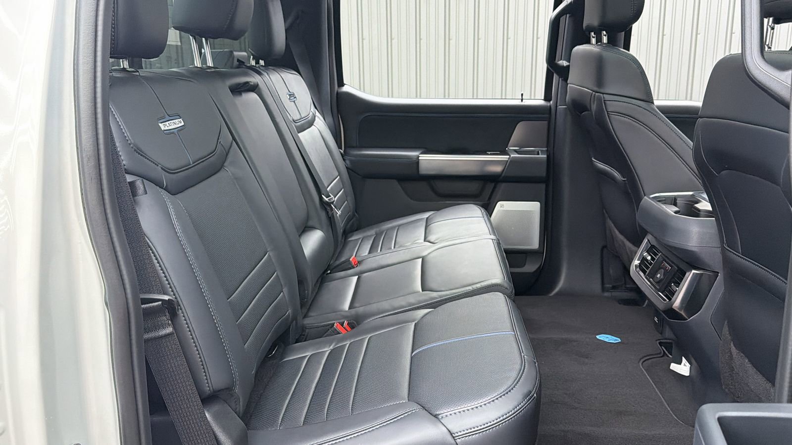 Used 2026 Ford F450 Platinum w/ FX4 Off-Road Package image 43