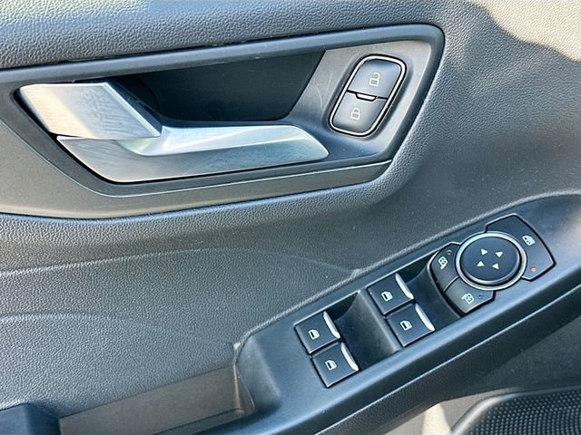 Used 2025 Ford Escape SE image 18