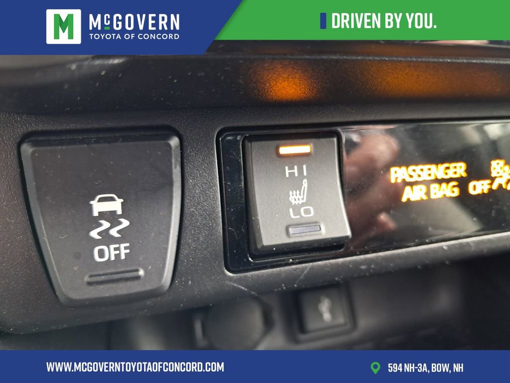 Used 2021 Toyota RAV4 XLE w/ Convenience Package AWD/4WD image 30