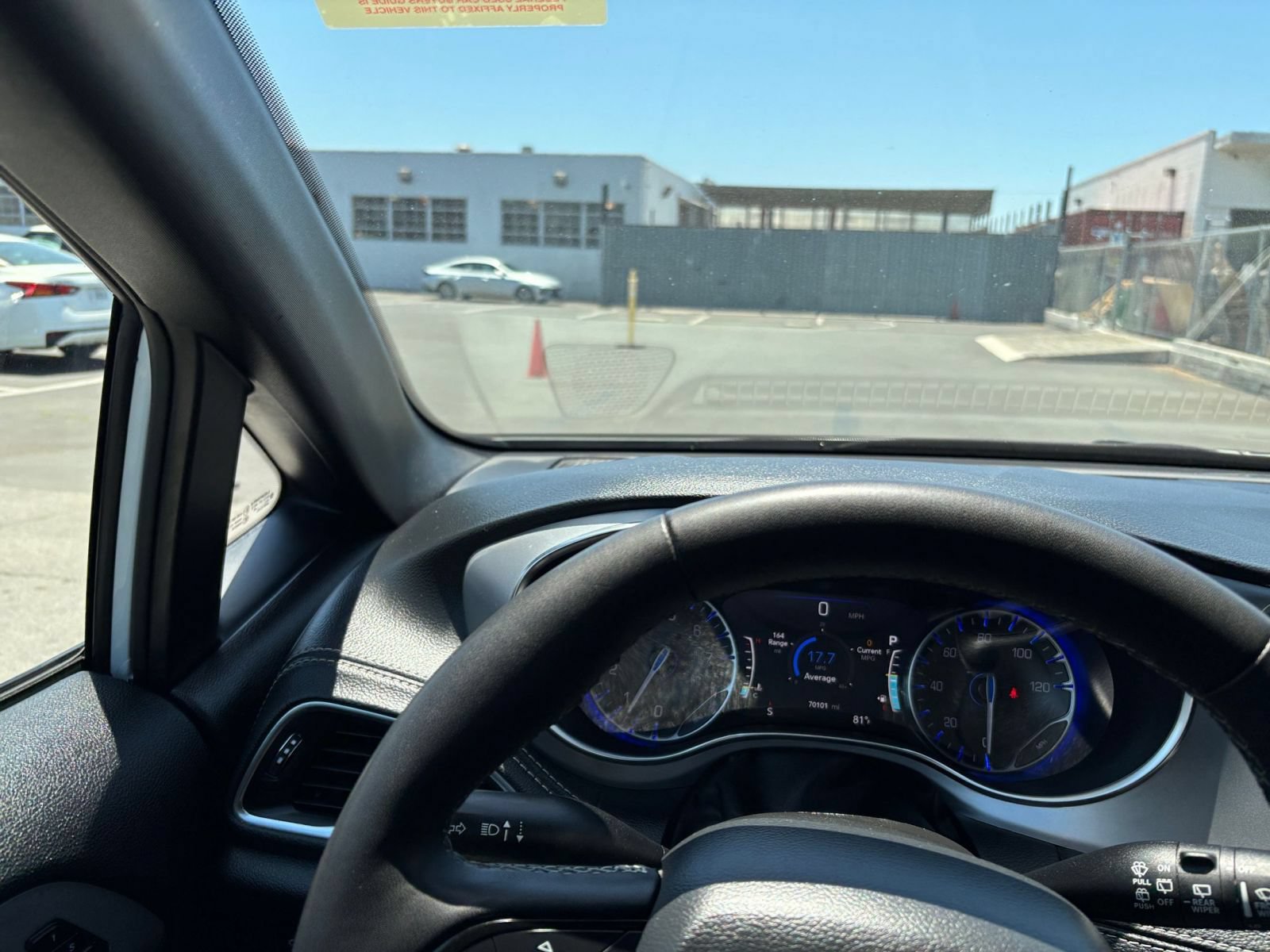 Used 2025 Chrysler Pacifica Limited FWD image 37