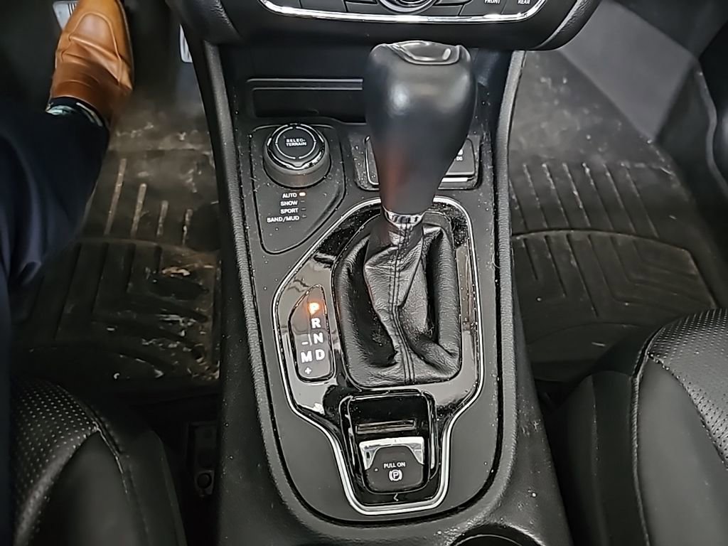 Used 2020 Jeep Cherokee Limited w/ Luxury Group image 14