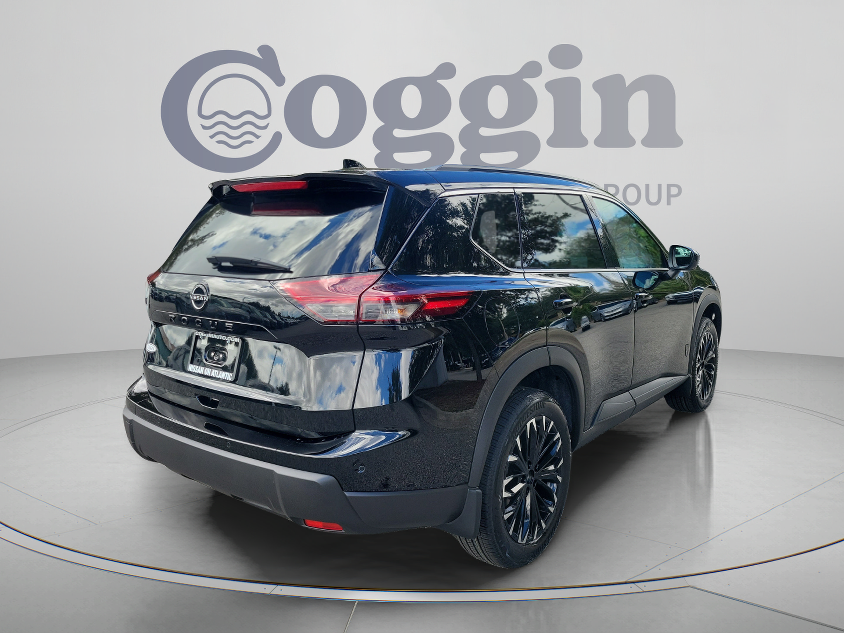 New 2026 Nissan Rogue Dark Armor FWD image 5