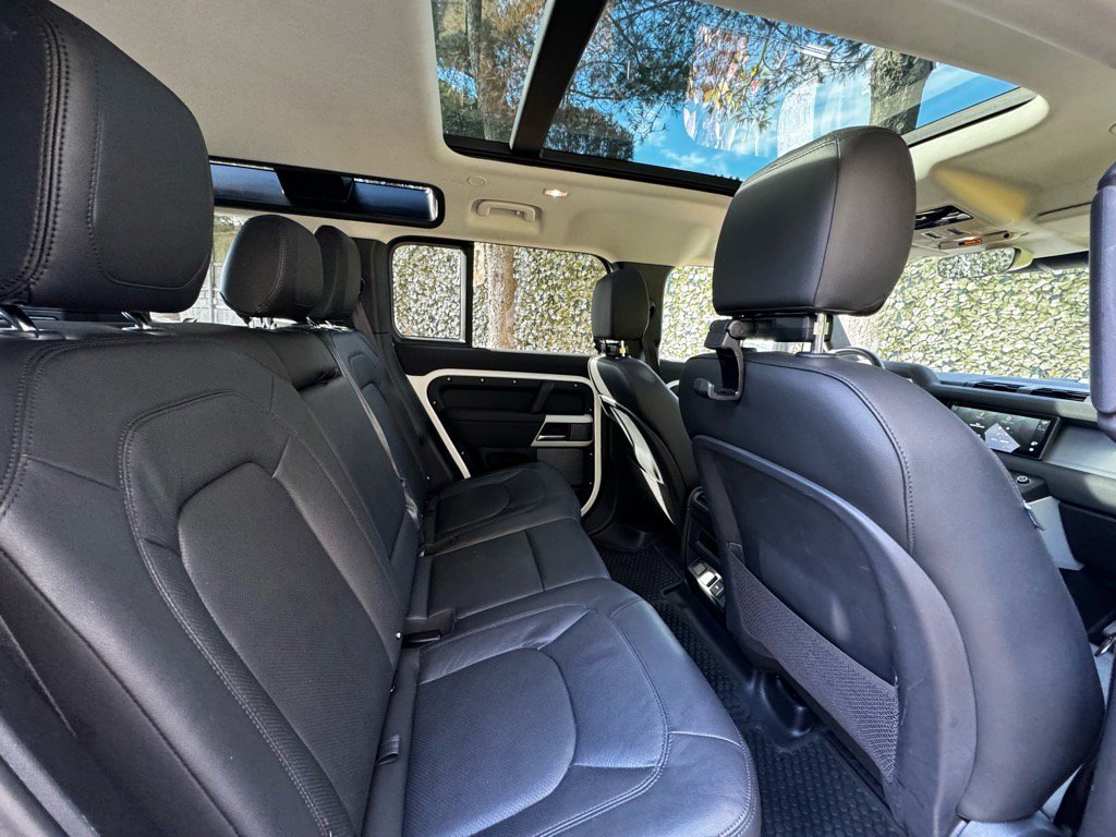 Used 2023 Land Rover Defender 110 S image 21