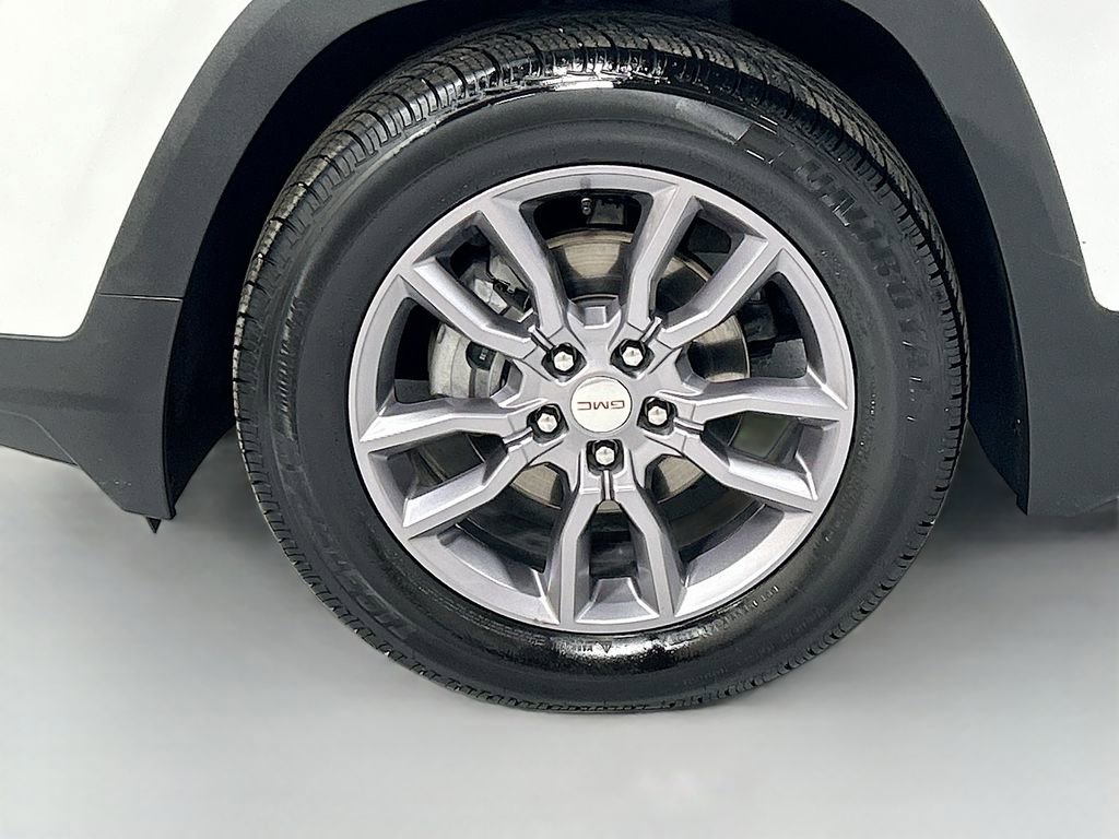 Used 2023 GMC Terrain SLT image 29