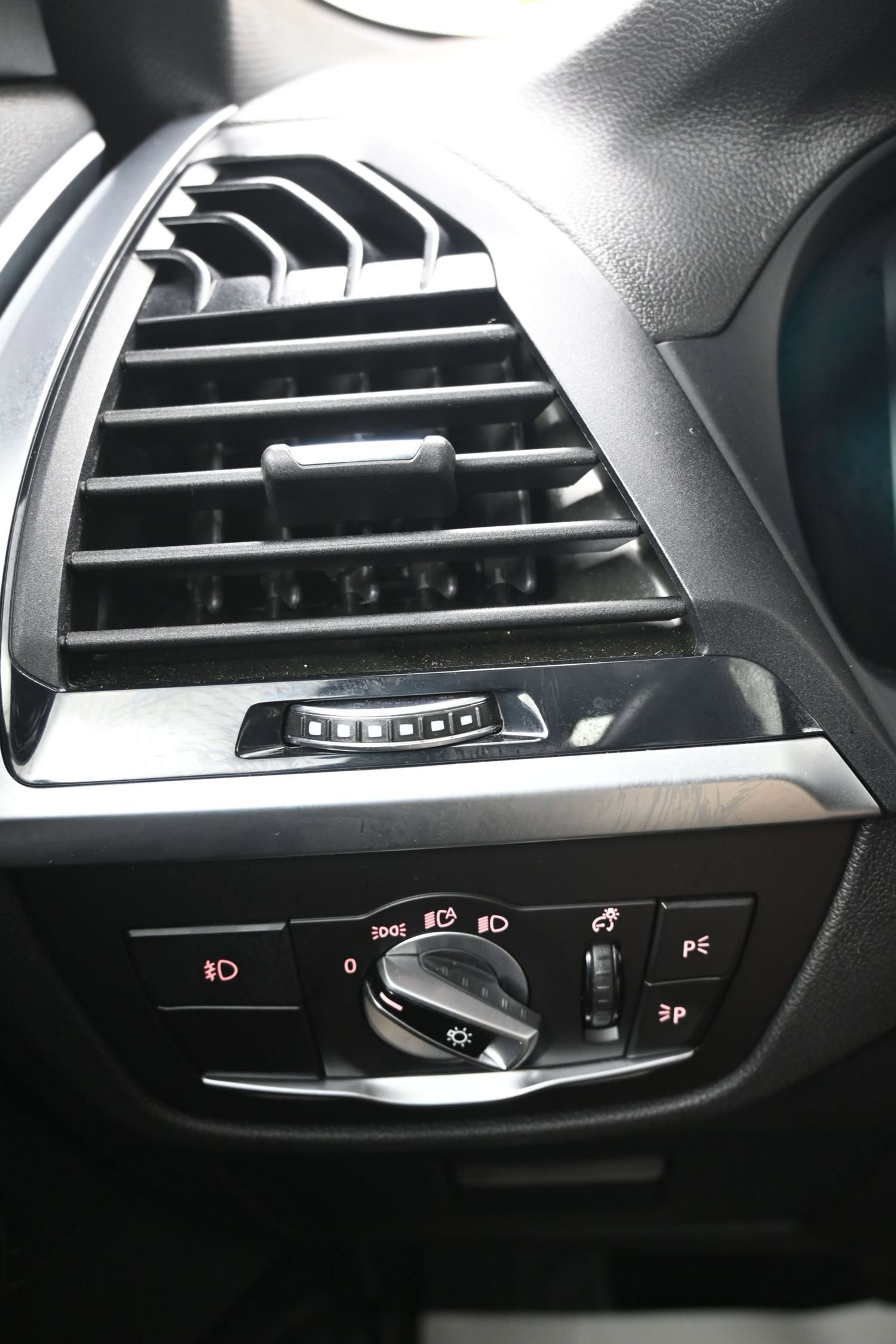 Used 2021 BMW X3 xDrive30i w/ Premium Package image 18