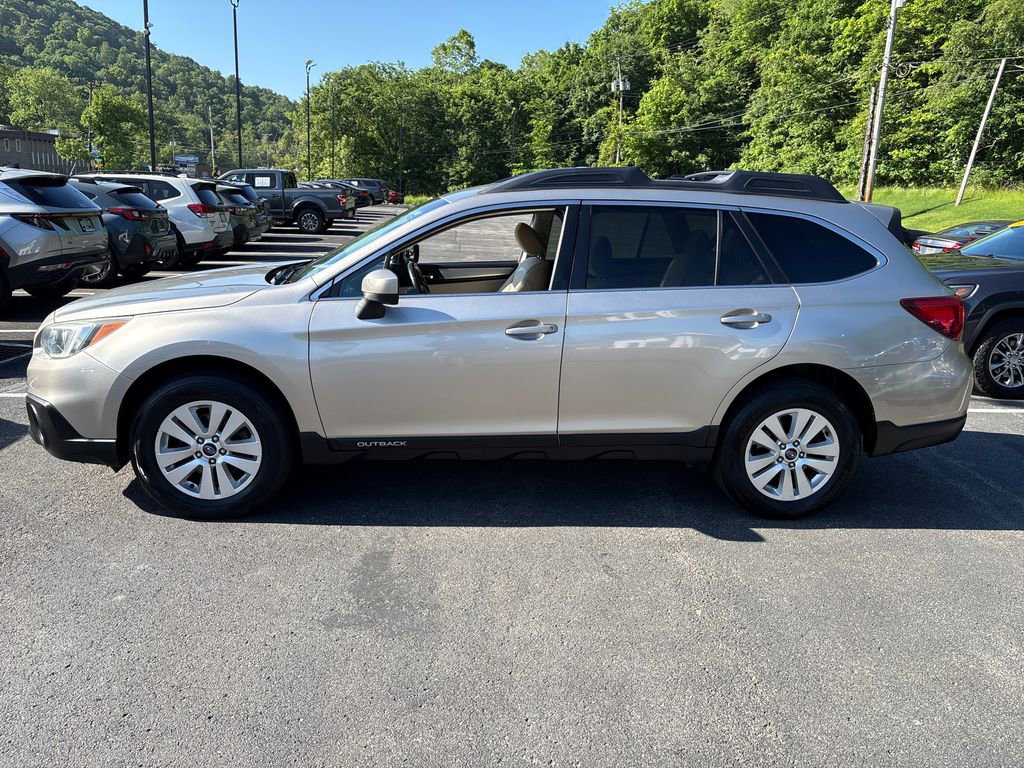 Used 2016 Subaru Outback 2.5i Premium AWD/4WD image 2