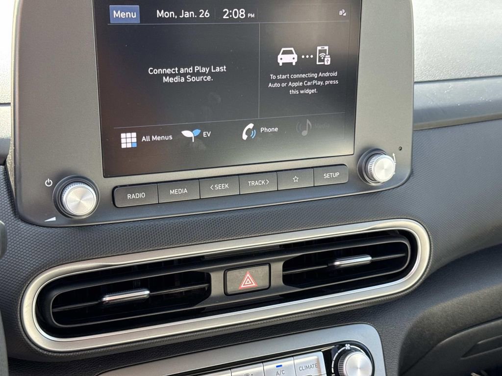 Used 2023 Hyundai Kona SE image 28