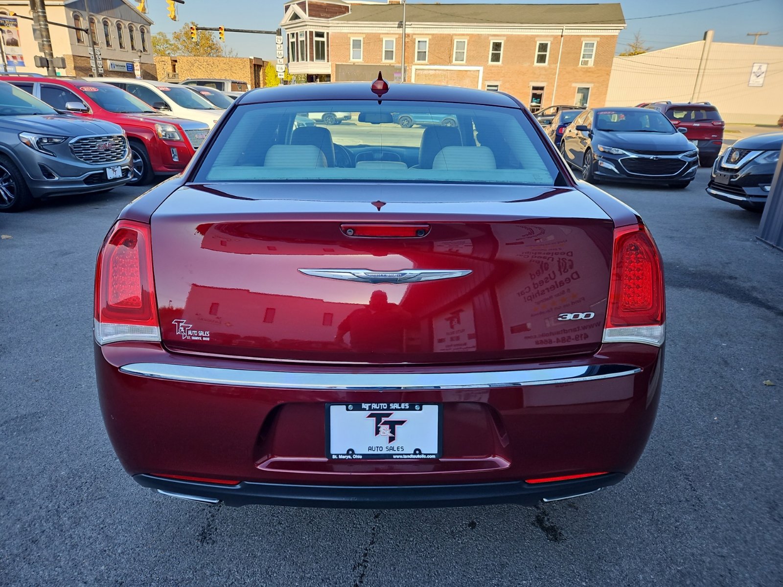 Used 2016 Chrysler 300 Limited RWD image 4