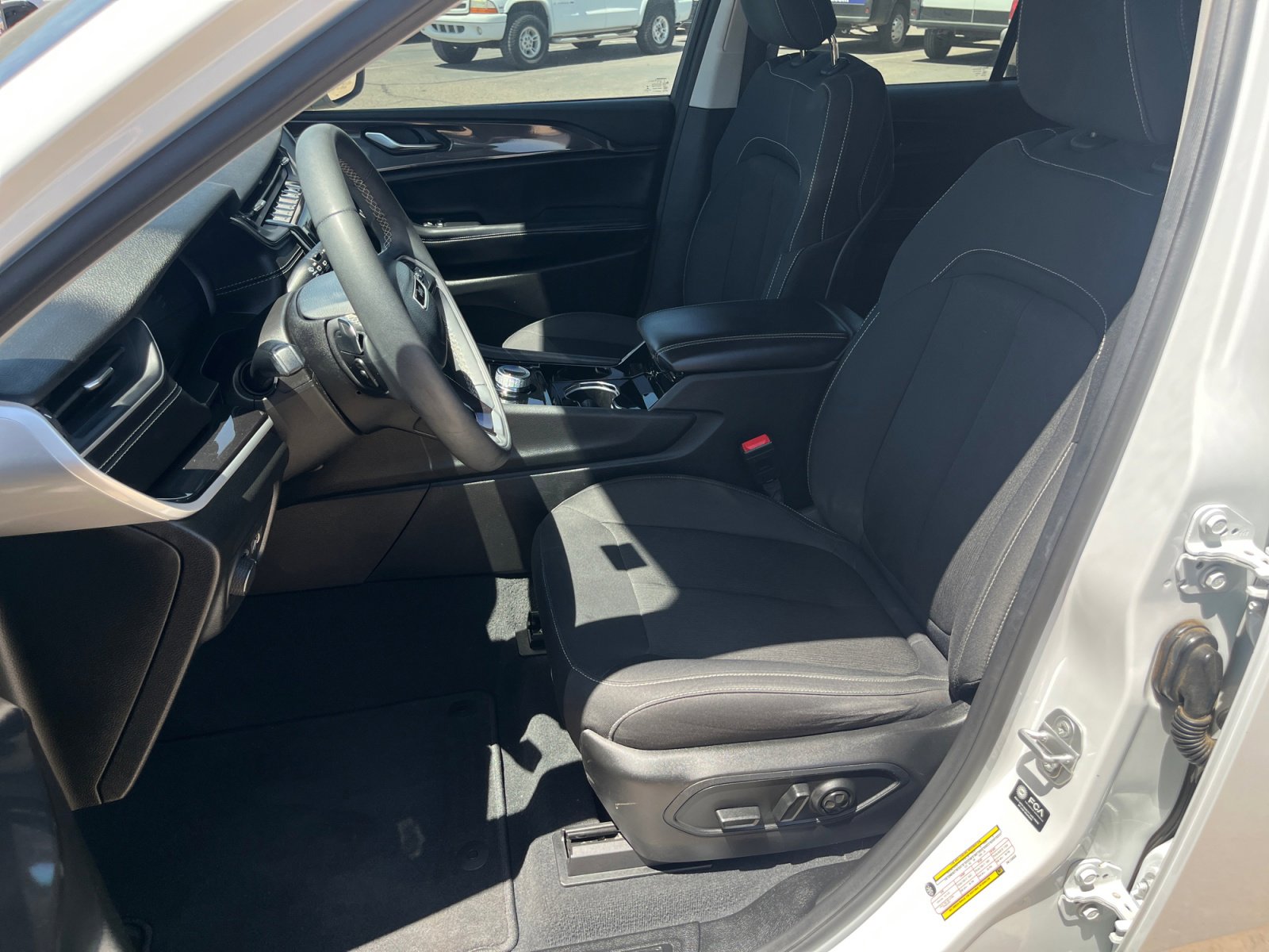 Used 2023 Jeep Grand Cherokee Laredo w/ Trailer Tow Prep Group (B) RWD image 12