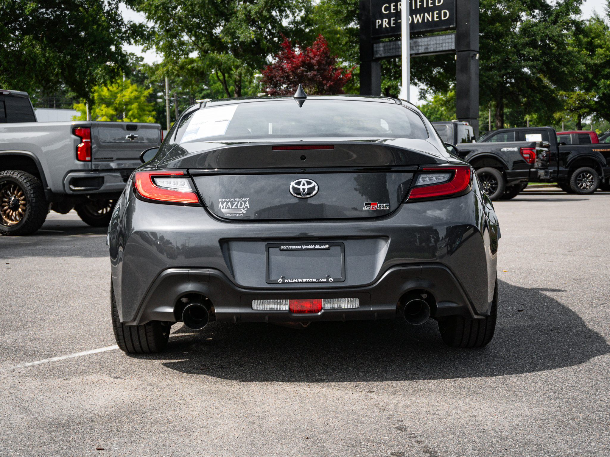 Used 2024 Toyota GR86 RWD image 10