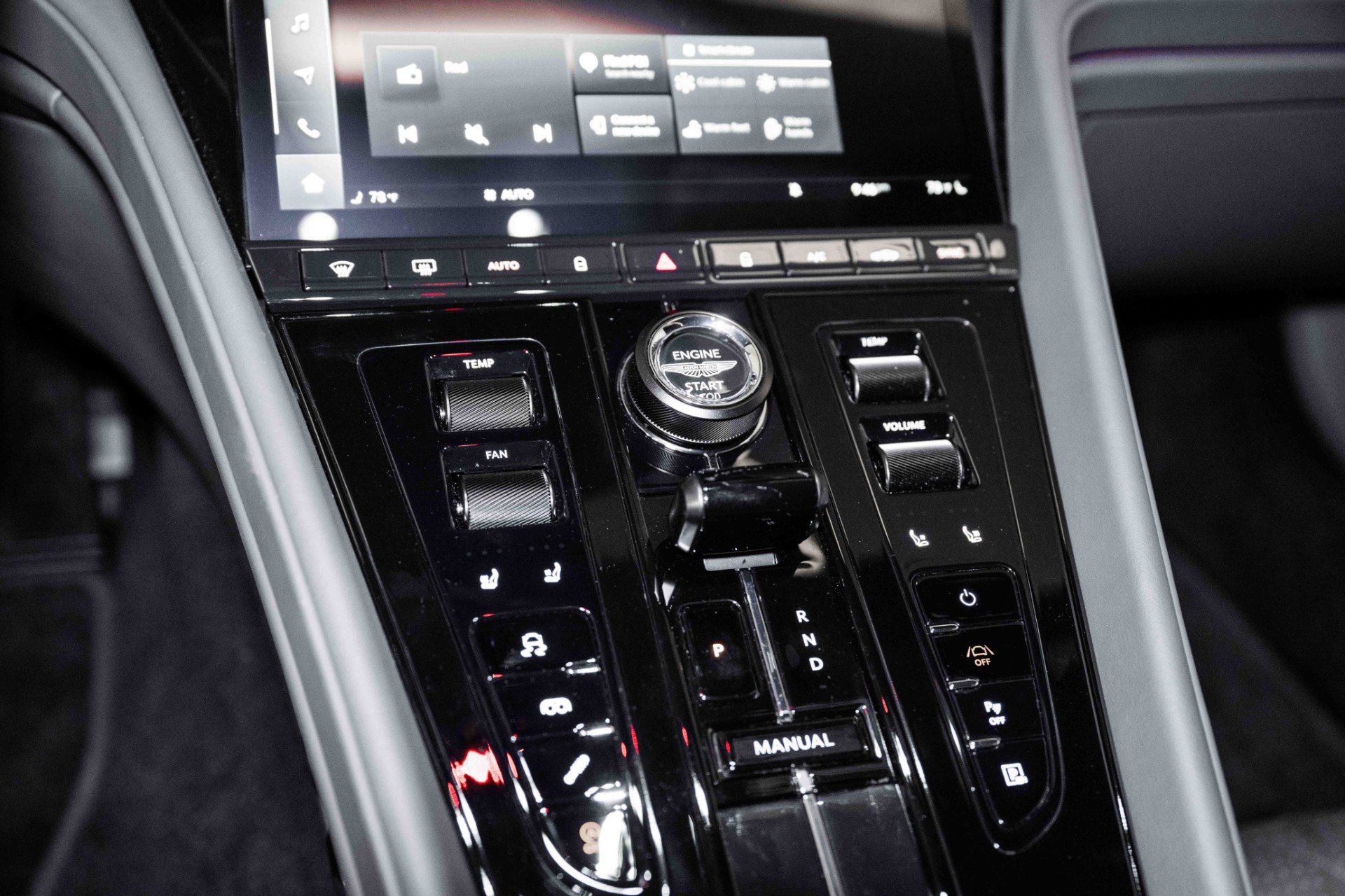 Used 2024 Aston Martin DB12 Coupe image 24