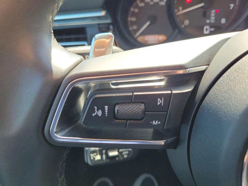 Used 2023 Porsche Macan Turbo AWD/4WD image 5