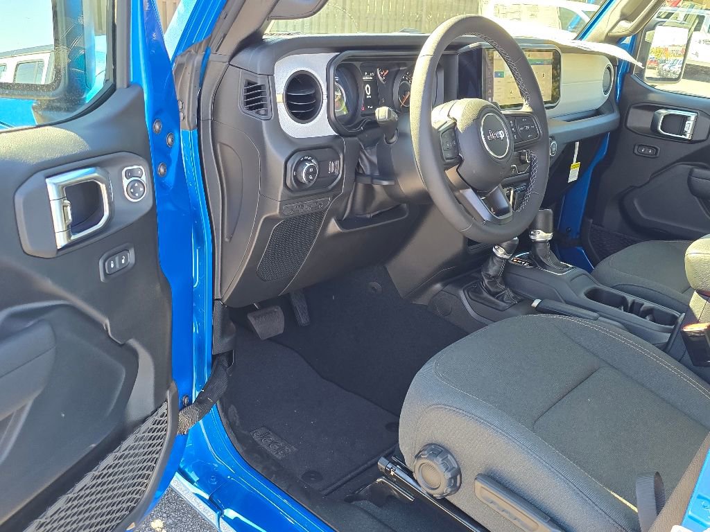New 2026 Jeep Gladiator Sport AWD/4WD image 4