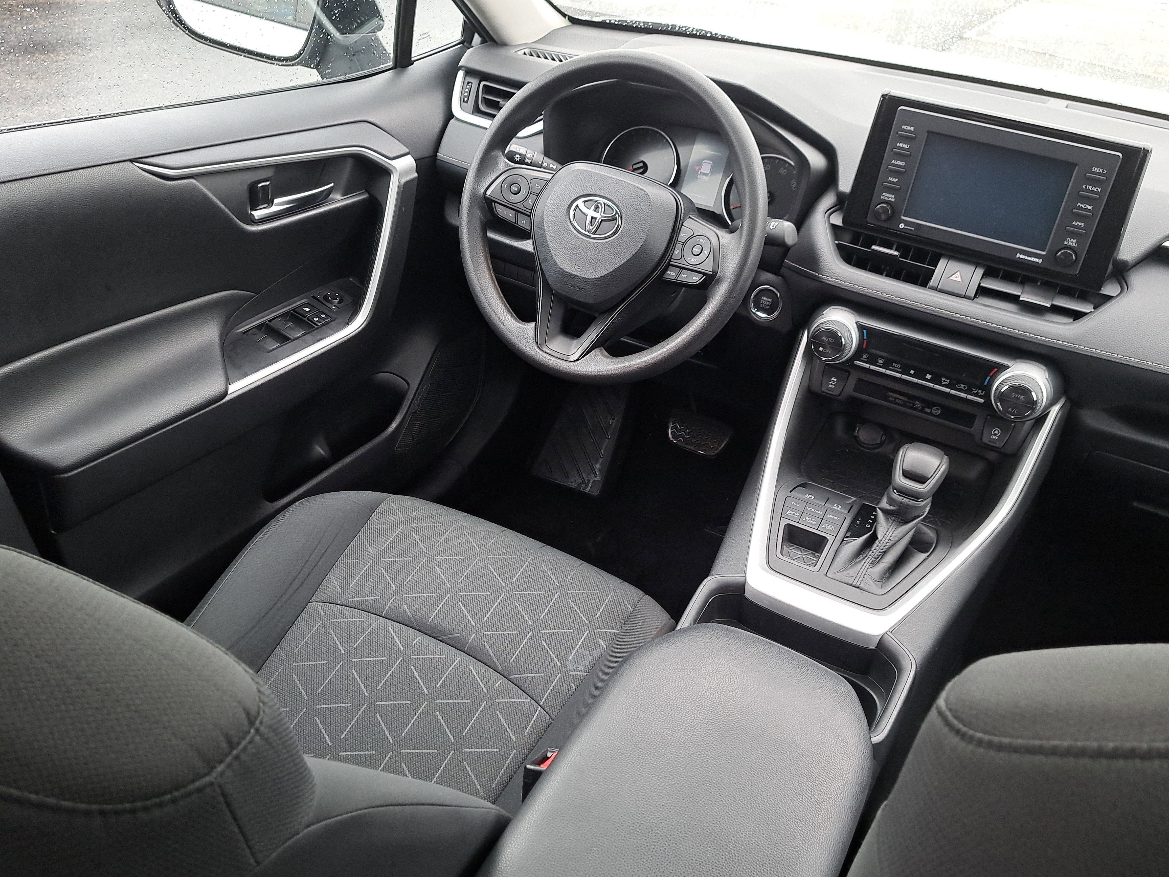 Used 2021 Toyota RAV4 XLE image 14