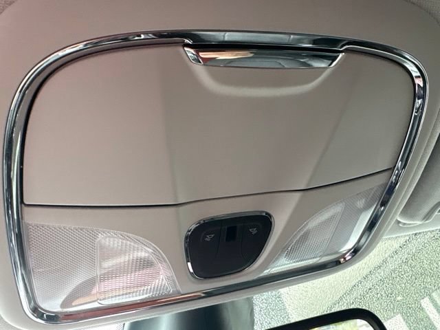 Used 2019 Jeep Cherokee Limited AWD/4WD image 17
