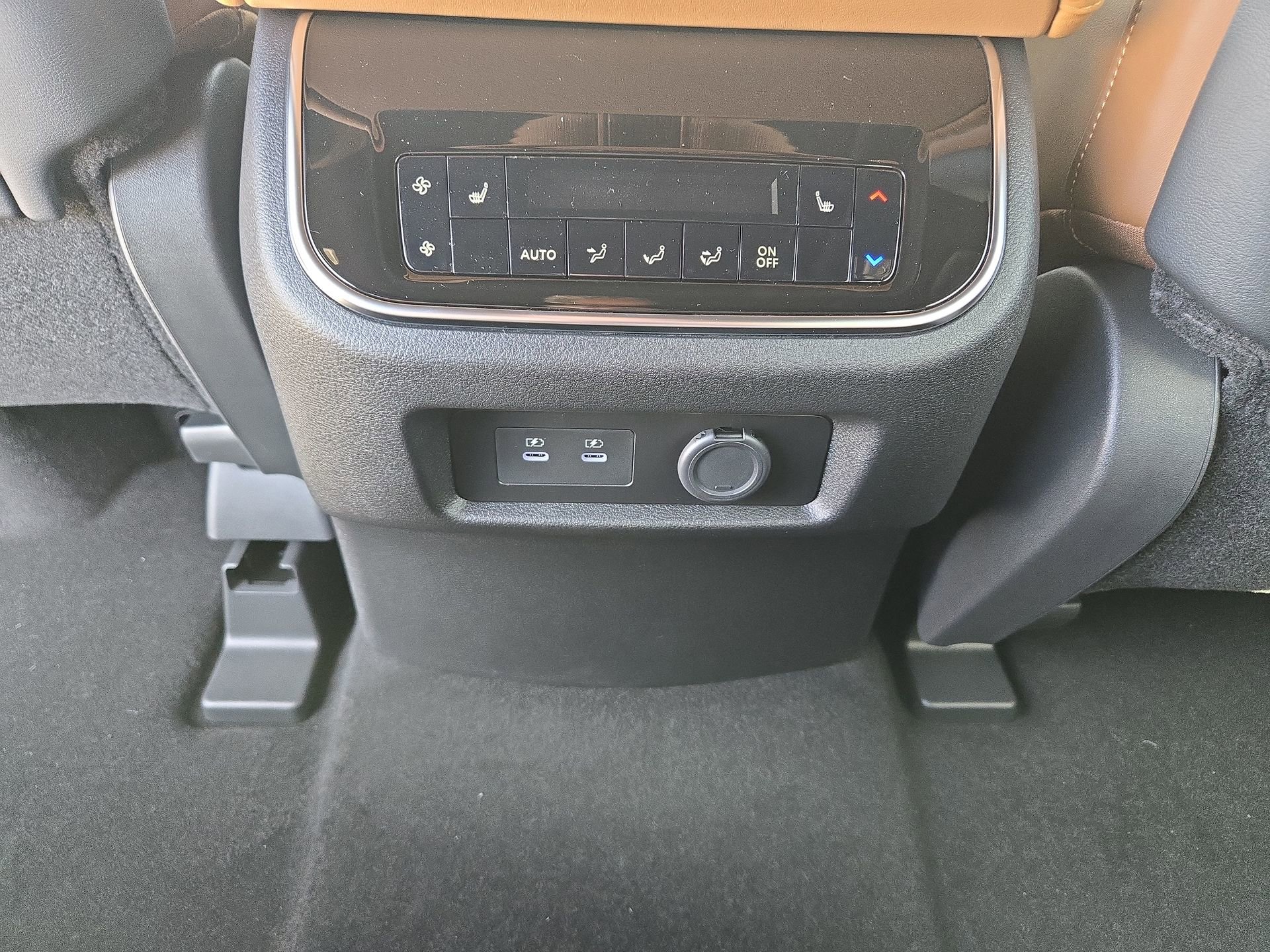 New 2026 Nissan Armada Platinum Reserve image 18