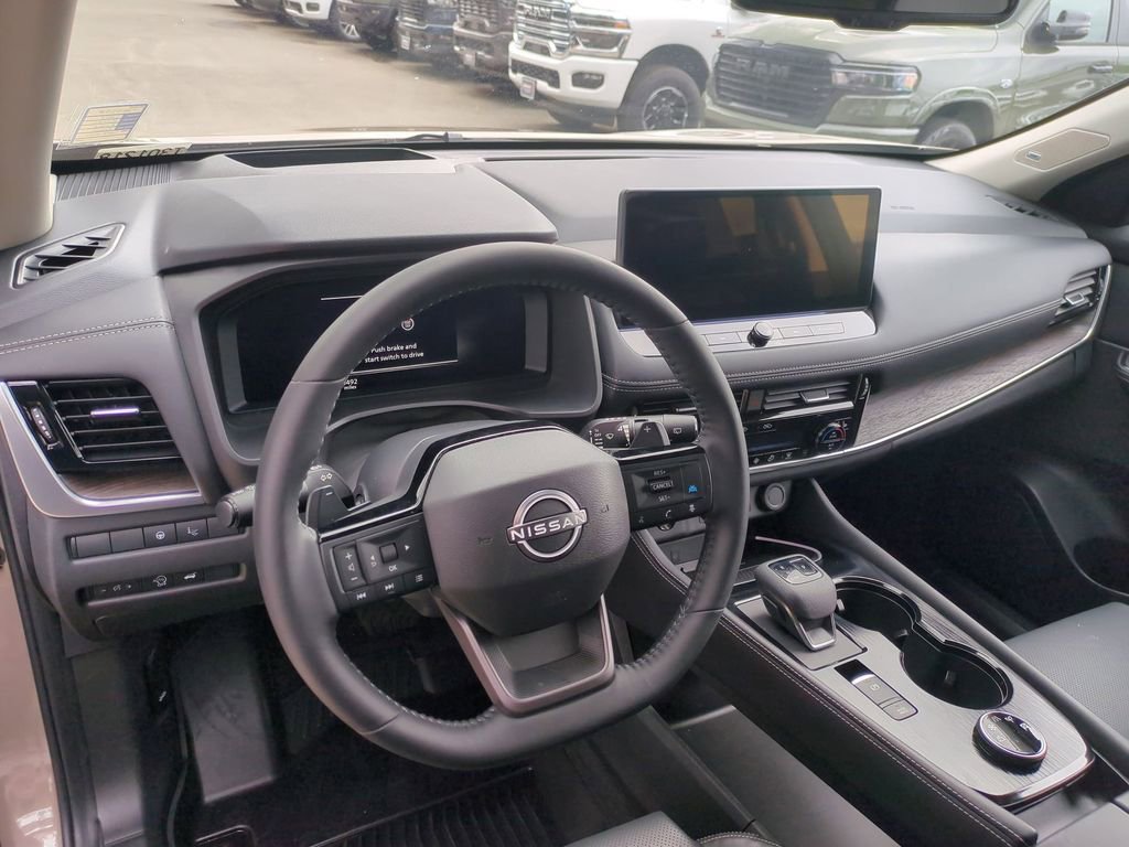 Used 2025 Nissan Rogue Platinum w/ Platinum Premium Package AWD/4WD image 15