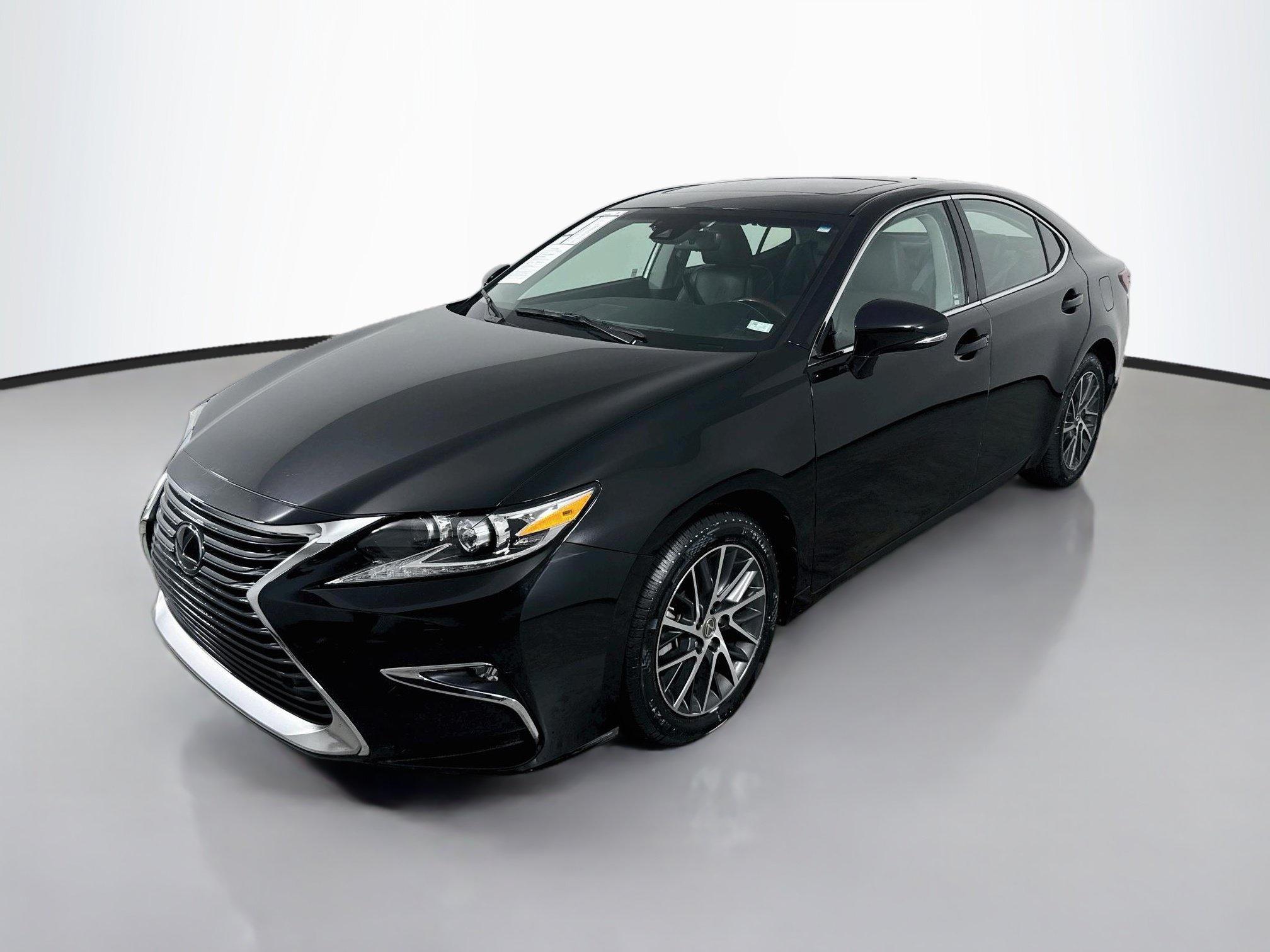Used 2017 Lexus ES 350 w/ Luxury Package FWD image 3