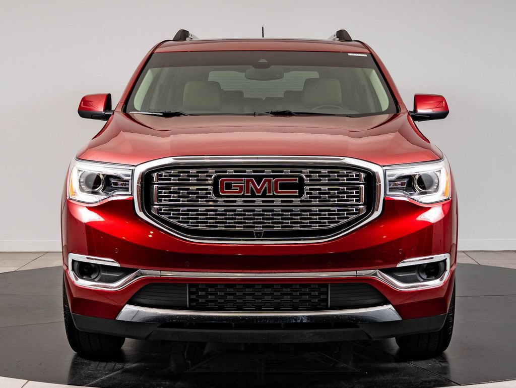 Used 2019 GMC Acadia Denali w/ Technology Package AWD/4WD image 2