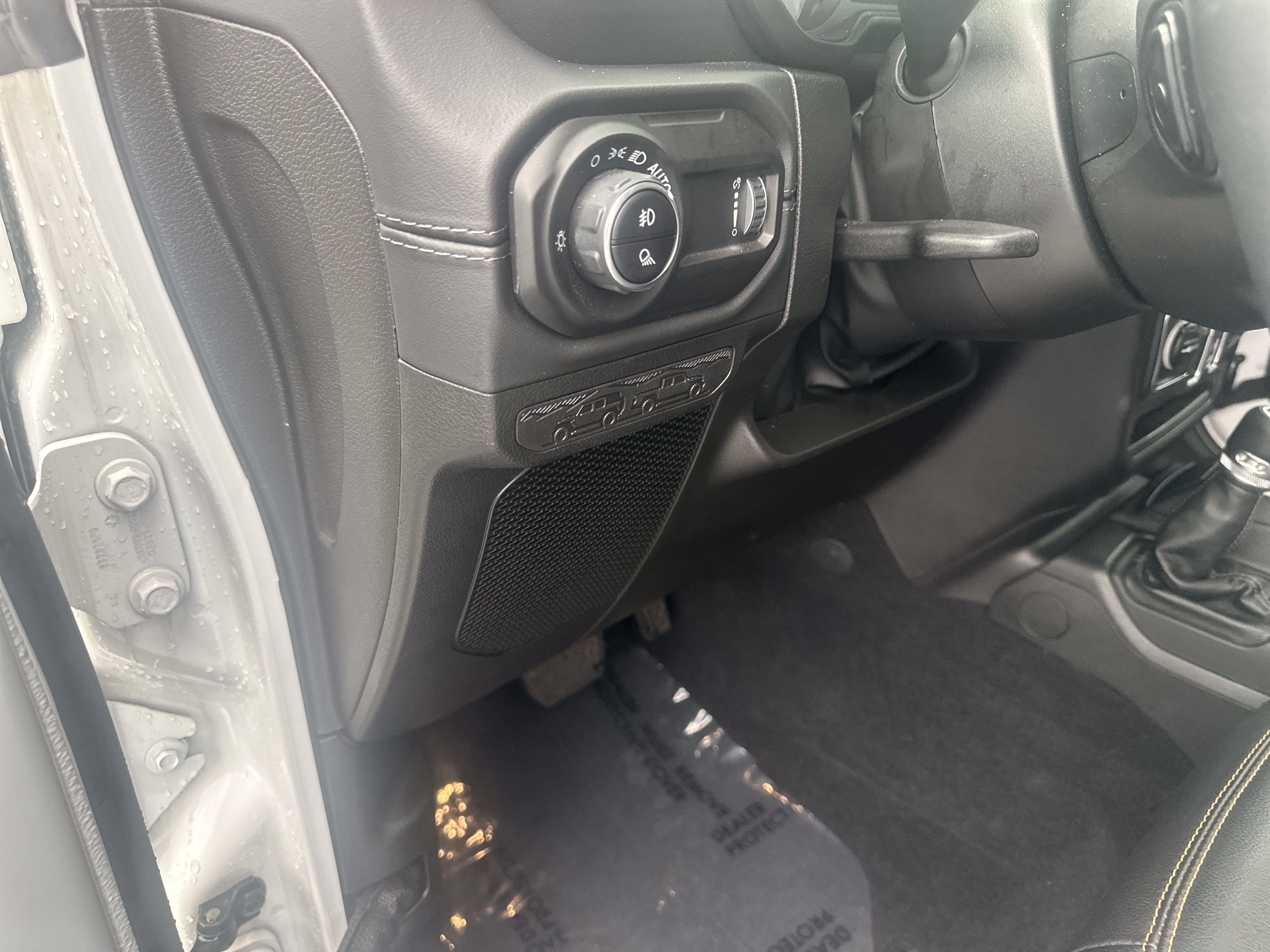 Used 2025 Jeep Gladiator Sport AWD/4WD image 35