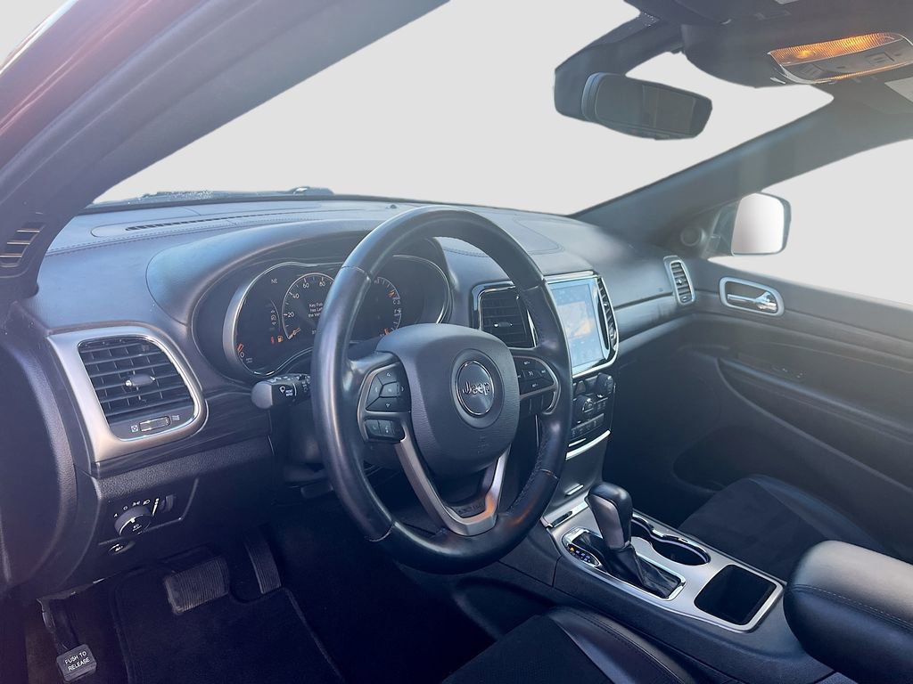 Used 2022 Jeep Grand Cherokee Laredo X AWD/4WD image 9