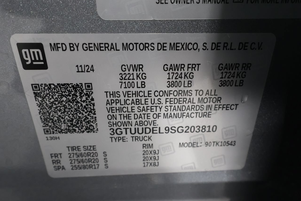 Used 2025 GMC Sierra 1500 SLT w/ SLT Premium Plus Package AWD/4WD image 34