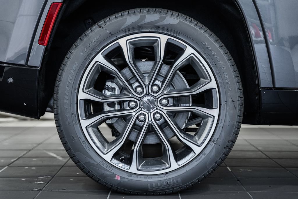 New 2024 Jeep Grand Wagoneer Series III w/ HD Trailer Tow Package image 21