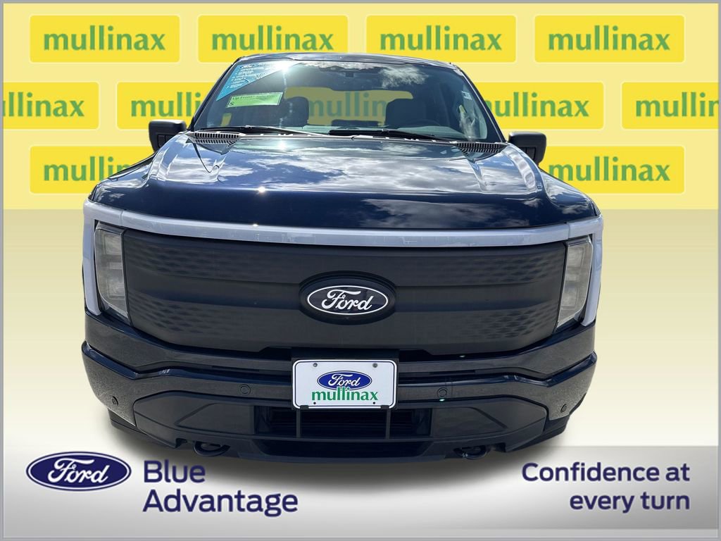 Used 2025 Ford F150 Lightning Flash image 11
