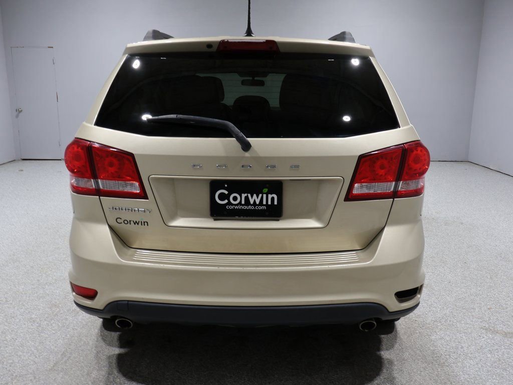 Used 2011 Dodge Journey Mainstreet w/ Flexible Seating Group image 3