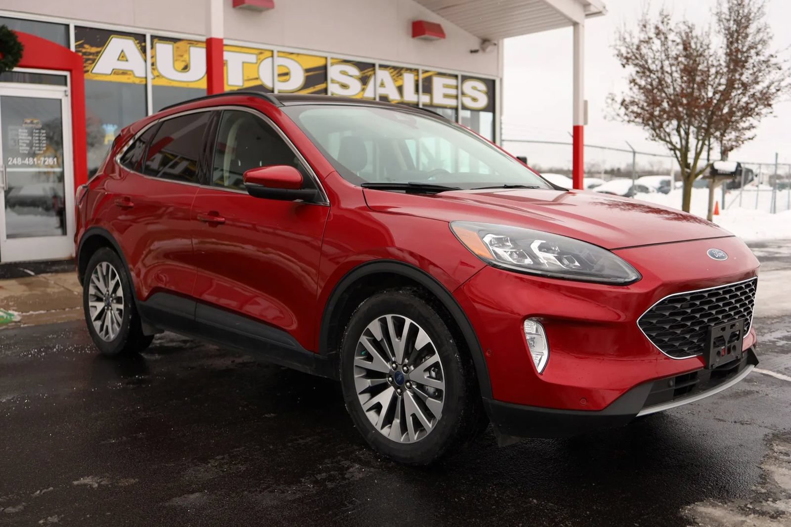 Used 2020 Ford Escape Titanium AWD/4WD image 3
