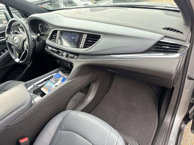 Used 2023 Buick Enclave Essence image 16