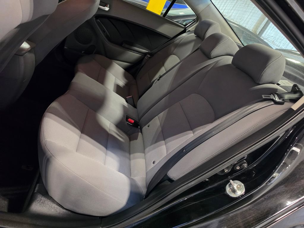 Used 2017 Kia Forte LX FWD image 6