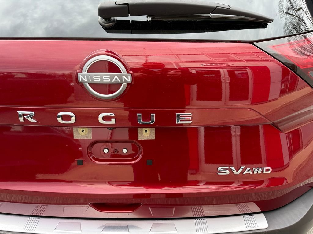 Used 2023 Nissan Rogue SV image 32