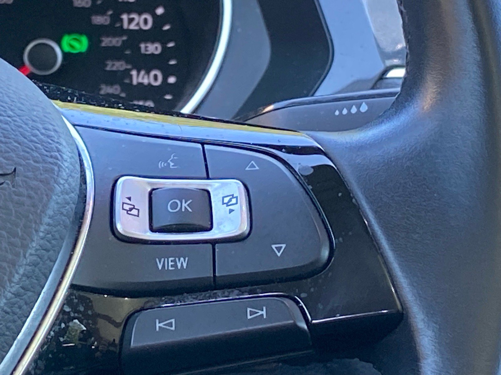 Used 2019 Volkswagen Tiguan SE AWD/4WD image 6