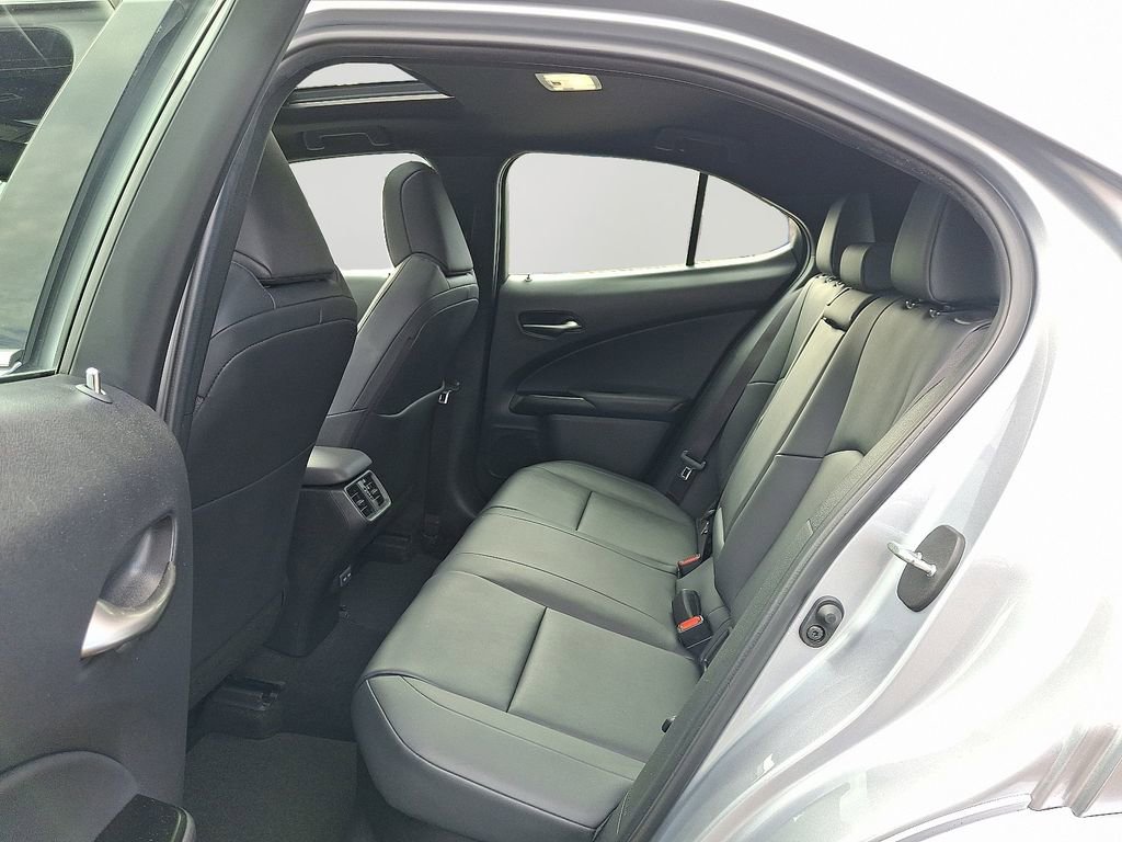 Used 2024 Lexus UX 250h AWD w/ Premium Package image 8