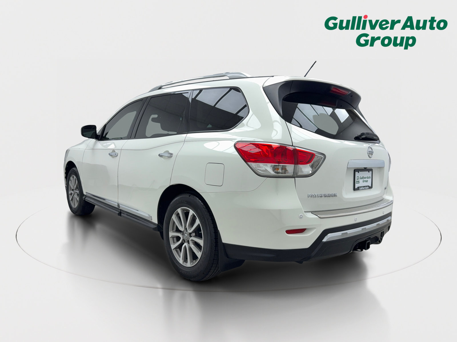 Used 2014 Nissan Pathfinder SL w/ SL Premium Package FWD image 4