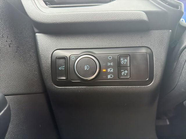 Used 2025 Ford Escape ST-Line Select AWD/4WD image 26
