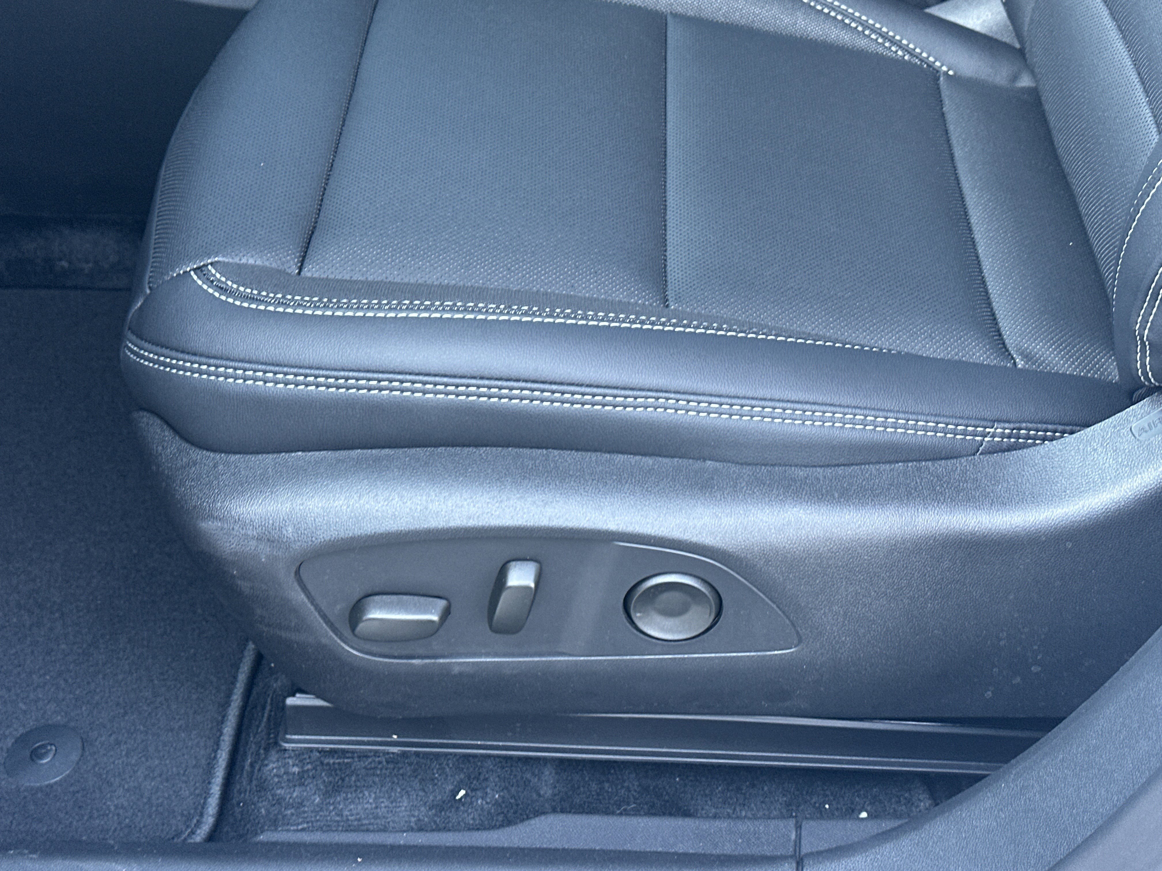 New 2026 Chevrolet Blazer EV LT image 10