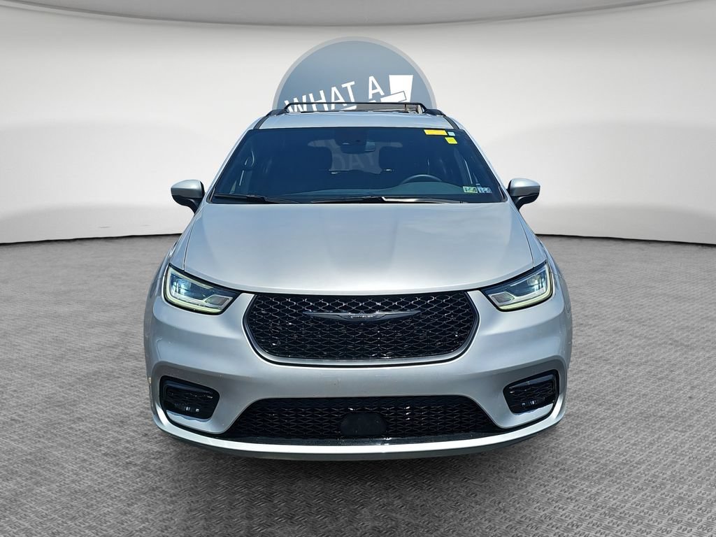 Certified 2023 Chrysler Pacifica Touring-L w/ S Appearance Package AWD/4WD image 9