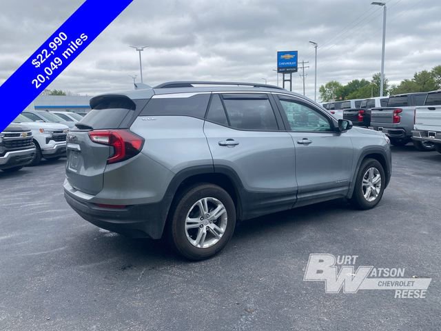Used 2023 GMC Terrain SLE w/ Driver Convenience Package FWD image 7
