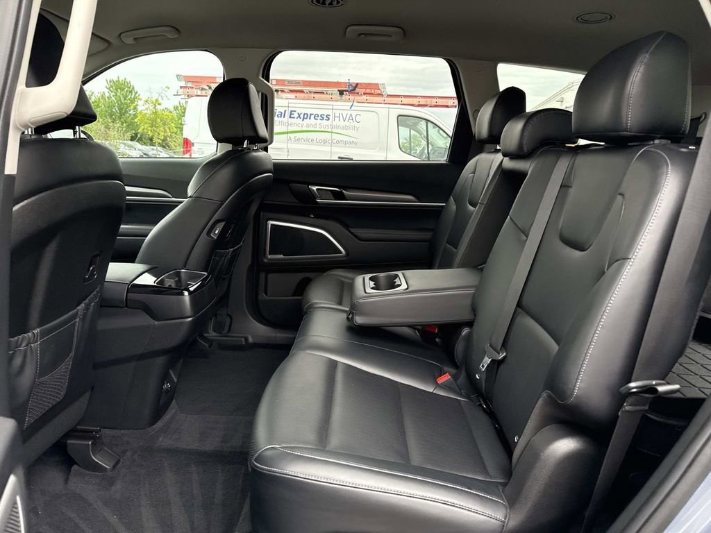Used 2022 Kia Telluride LX AWD/4WD image 11