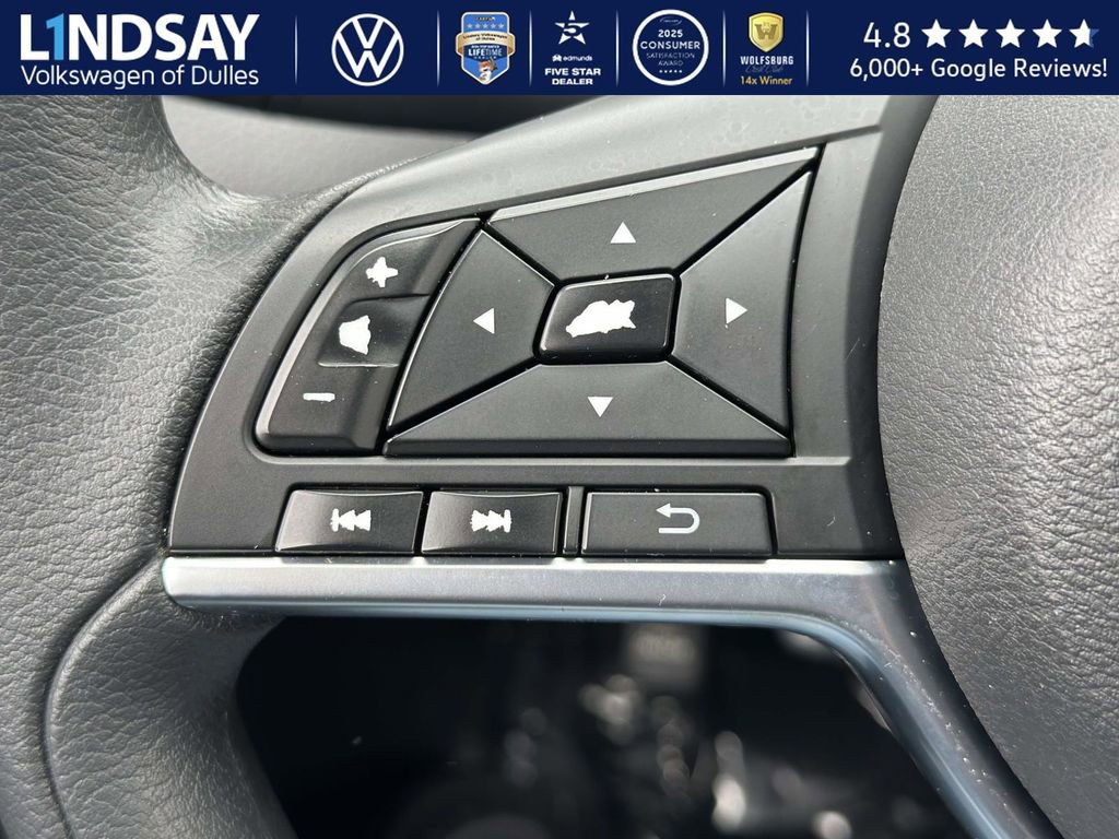 Used 2018 Nissan Rogue Sport S image 19