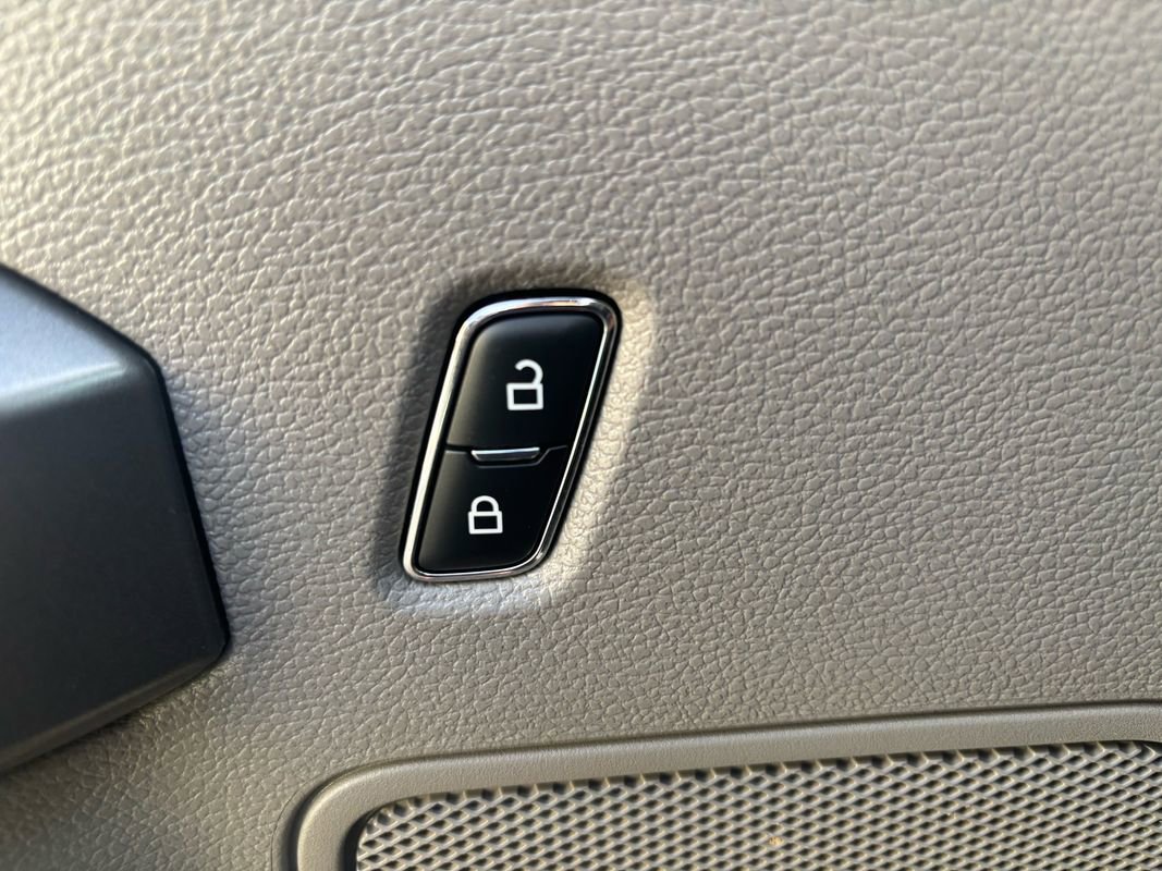 Used 2018 Ford F350 XLT image 18