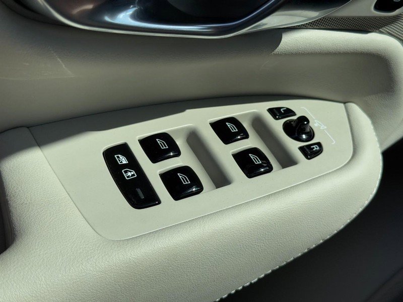 Certified 2024 Volvo XC90 B6 Plus w/ Protection Package Premier image 24